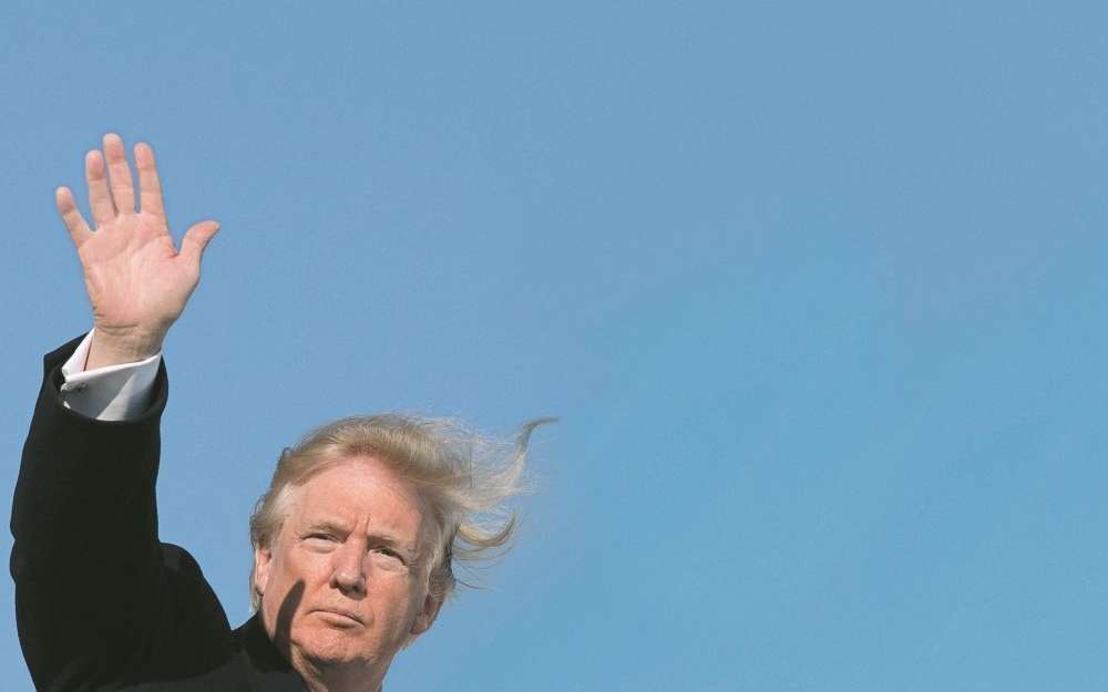 Trump veut changer les normes de débit d’eau de douche pour avoir des «cheveux parfaits»